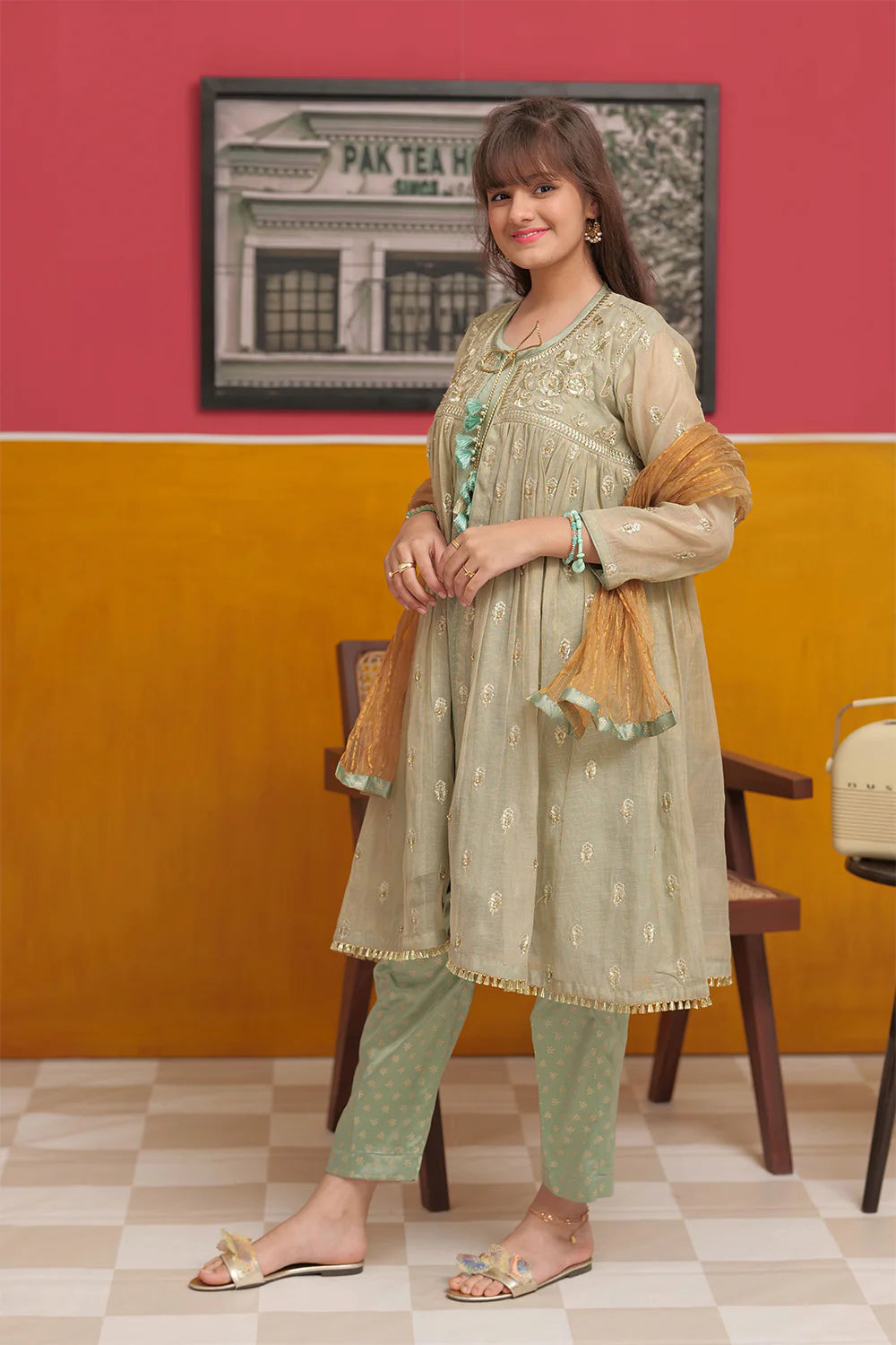 Girls formal clothes