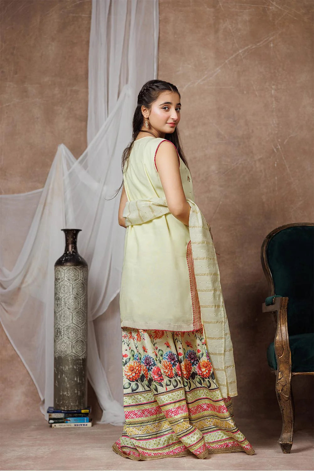 Girls formal clothes