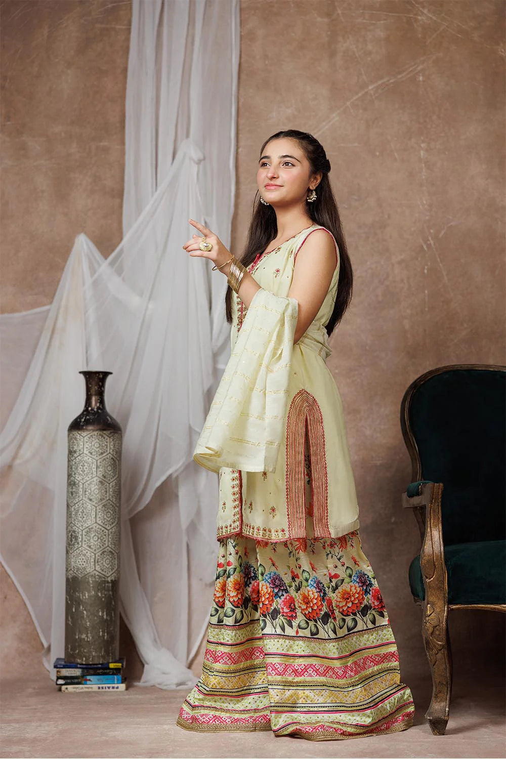 Girls formal clothes