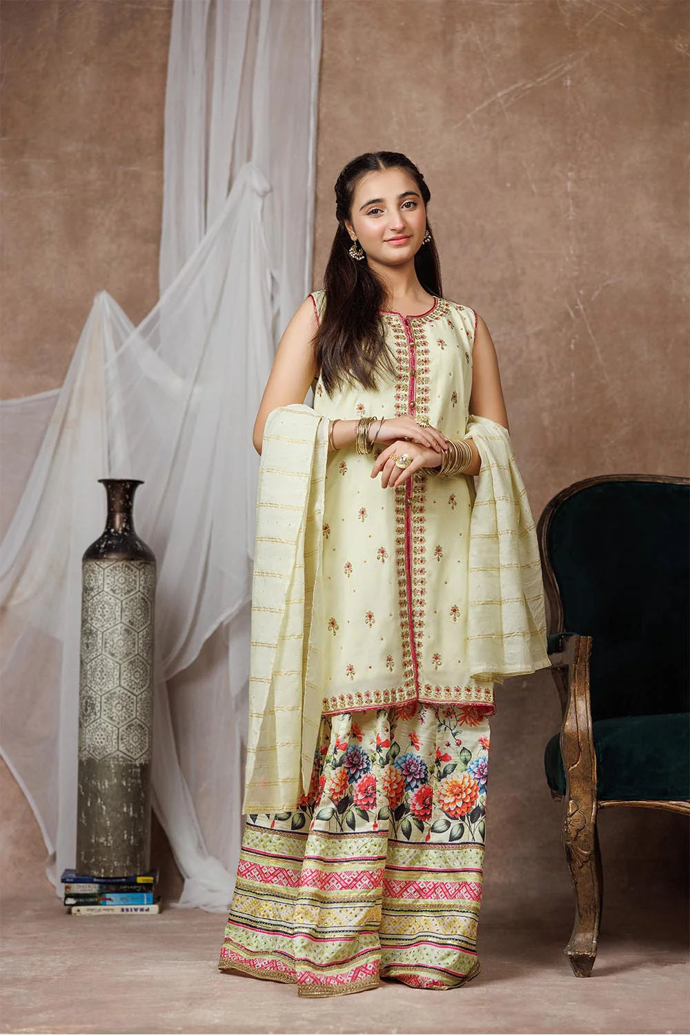 Girls formal clothes